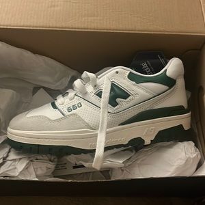 550 white green new balances , new in box size 4 men (5.5W)
